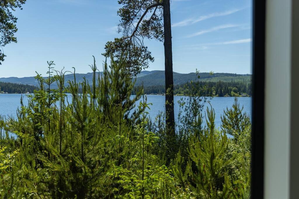 Kelly'S Lakefront Hideaway Villa Shawnigan Lake Exterior photo