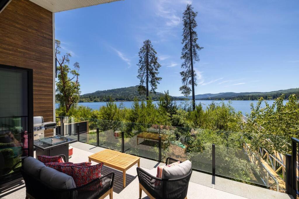 Kelly'S Lakefront Hideaway Villa Shawnigan Lake Exterior photo