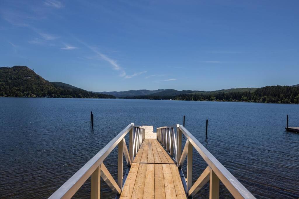 Kelly'S Lakefront Hideaway Villa Shawnigan Lake Exterior photo