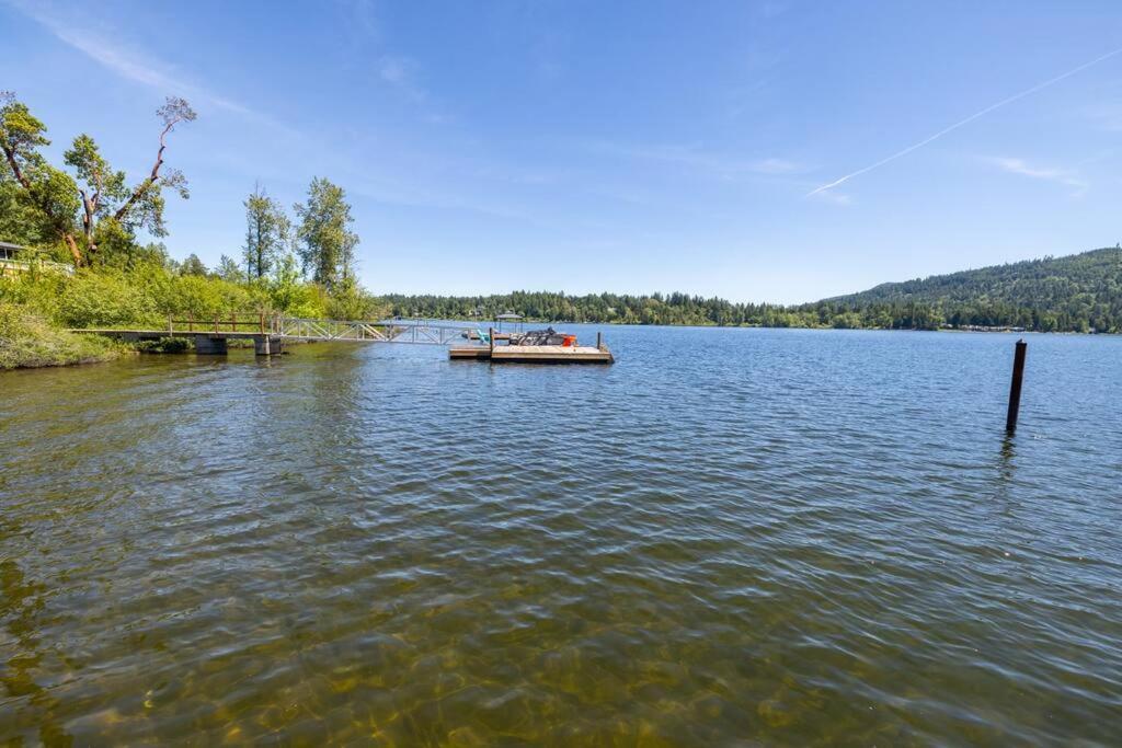 Kelly'S Lakefront Hideaway Villa Shawnigan Lake Exterior photo