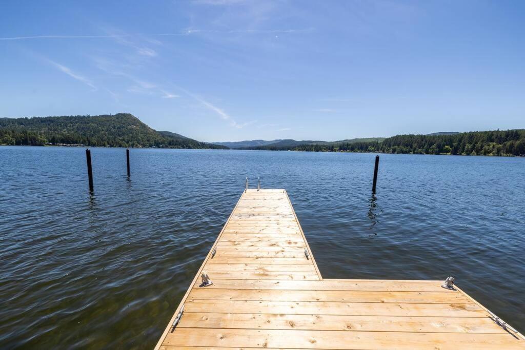 Kelly'S Lakefront Hideaway Villa Shawnigan Lake Exterior photo