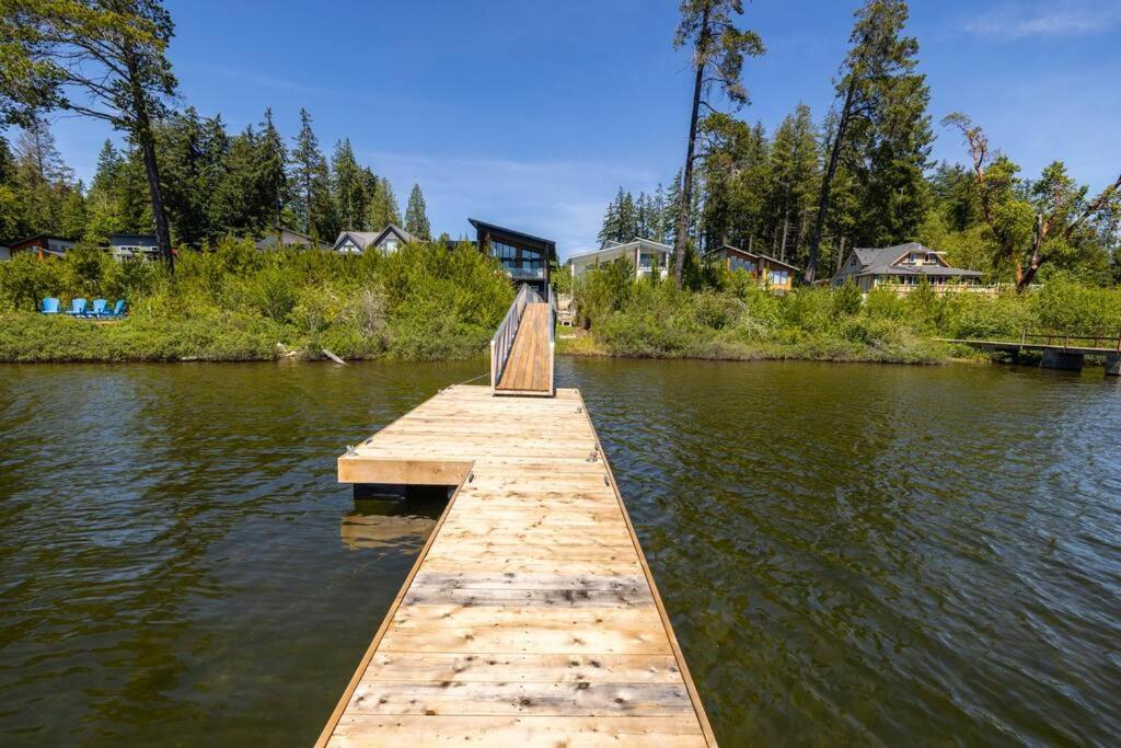 Kelly'S Lakefront Hideaway Villa Shawnigan Lake Exterior photo