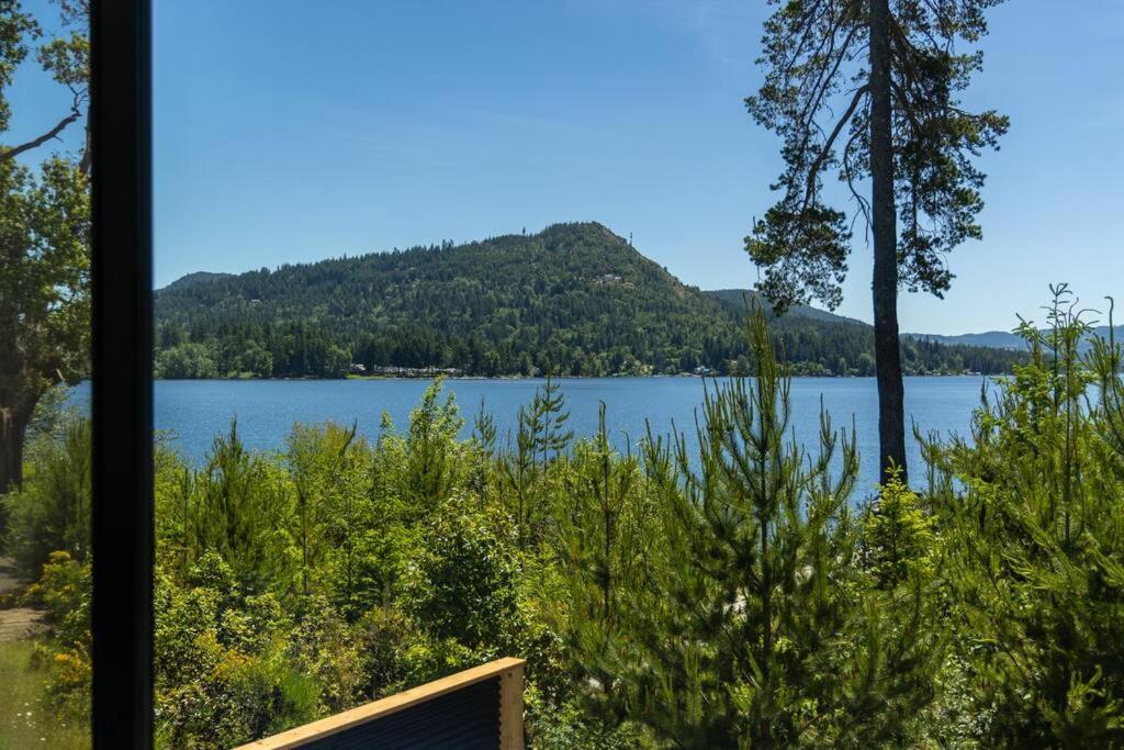 Kelly'S Sunset Lake Retreat Shawnigan Lake Exterior photo