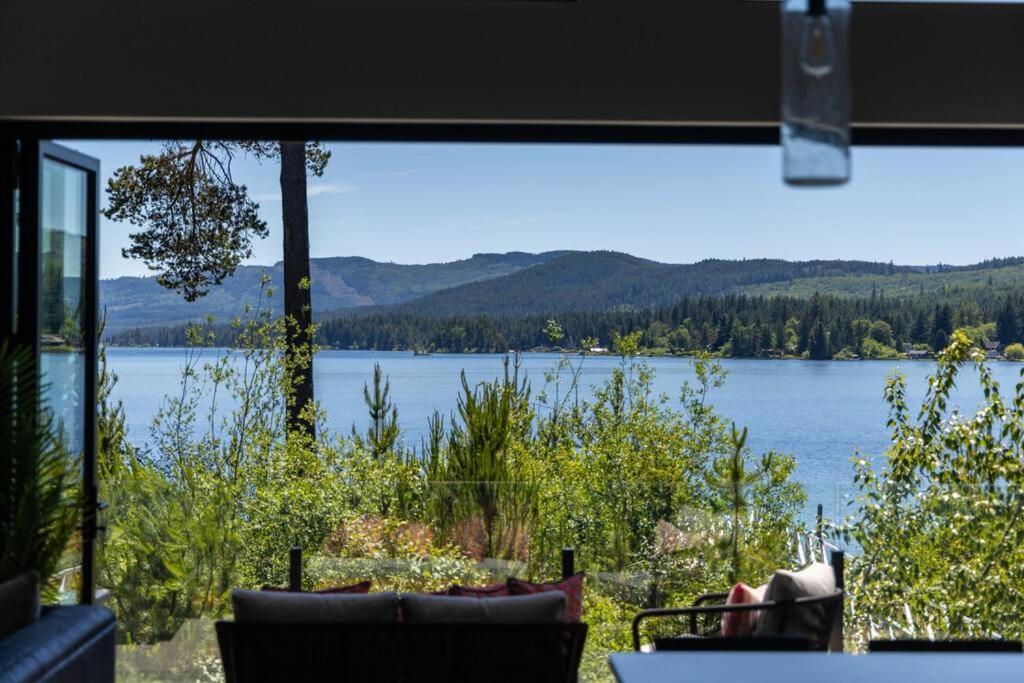 Kelly'S Lakefront Hideaway Villa Shawnigan Lake Exterior photo