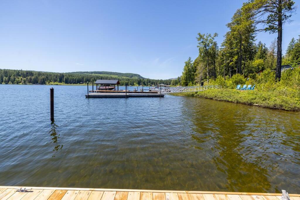 Kelly'S Lakefront Hideaway Villa Shawnigan Lake Exterior photo