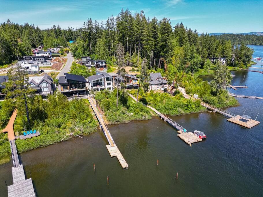 Kelly'S Lakefront Hideaway Villa Shawnigan Lake Exterior photo