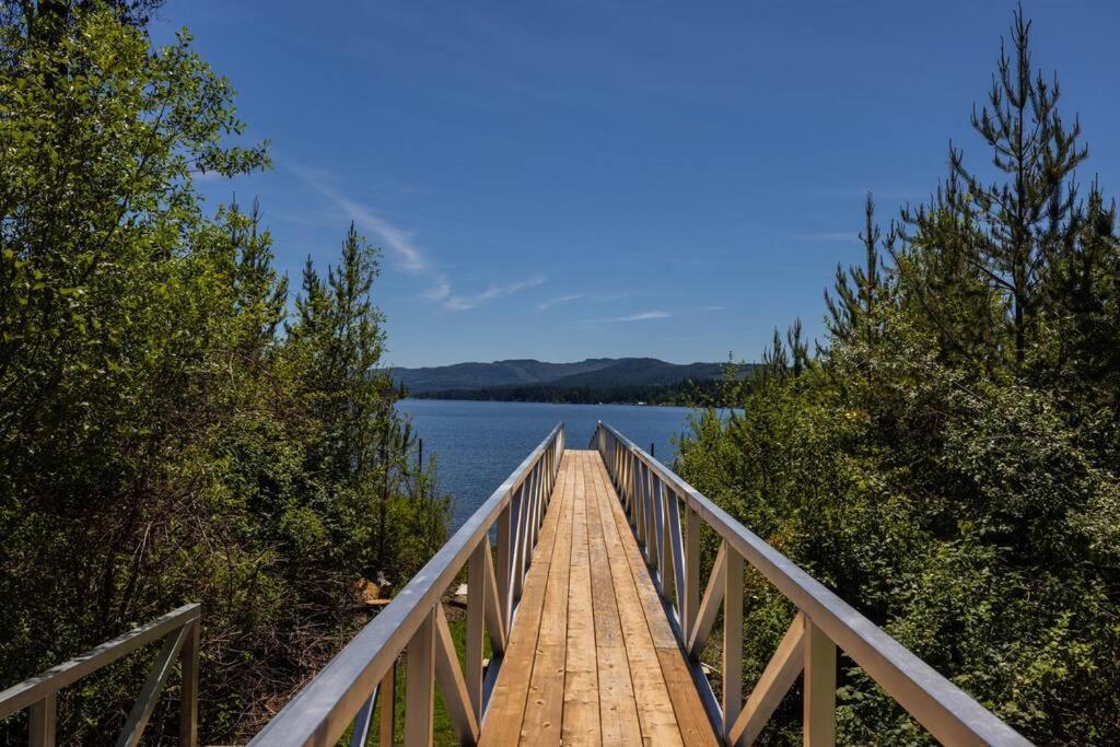 Kelly'S Lakefront Hideaway Villa Shawnigan Lake Exterior photo